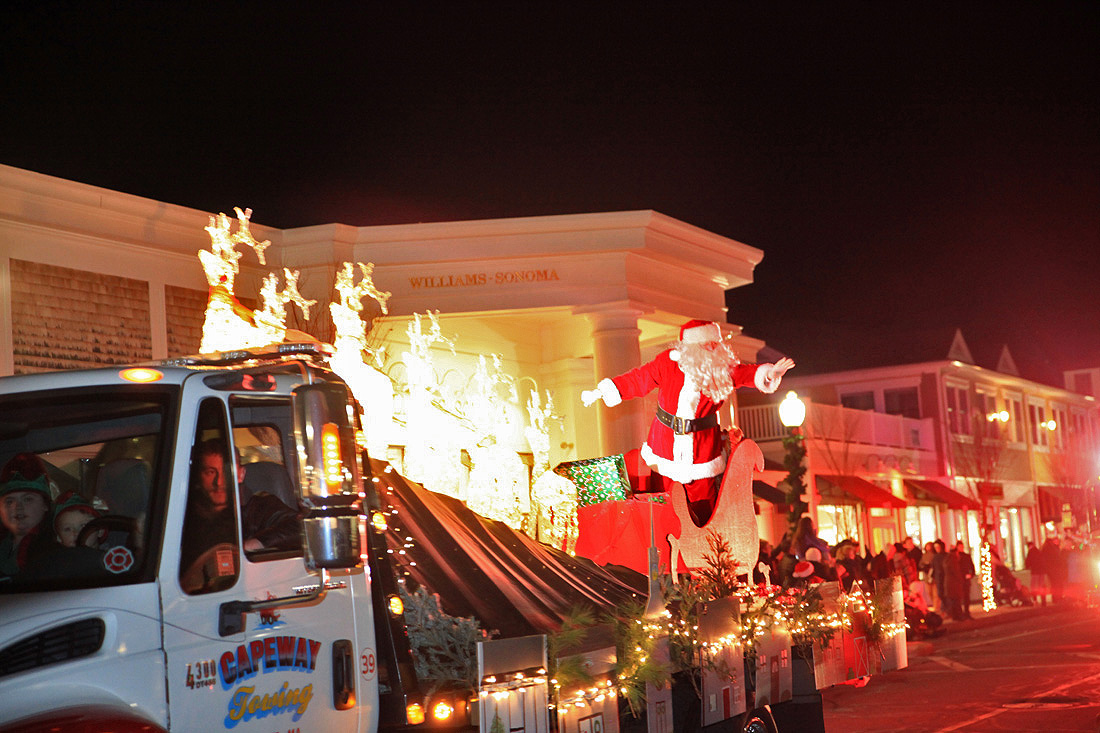 Photos From Mashpee Christmas Lights Parade At Mashpee Commons